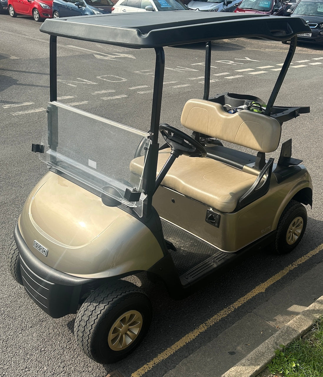 2021 EZGo RXV ELiTE golf buggy front view almond