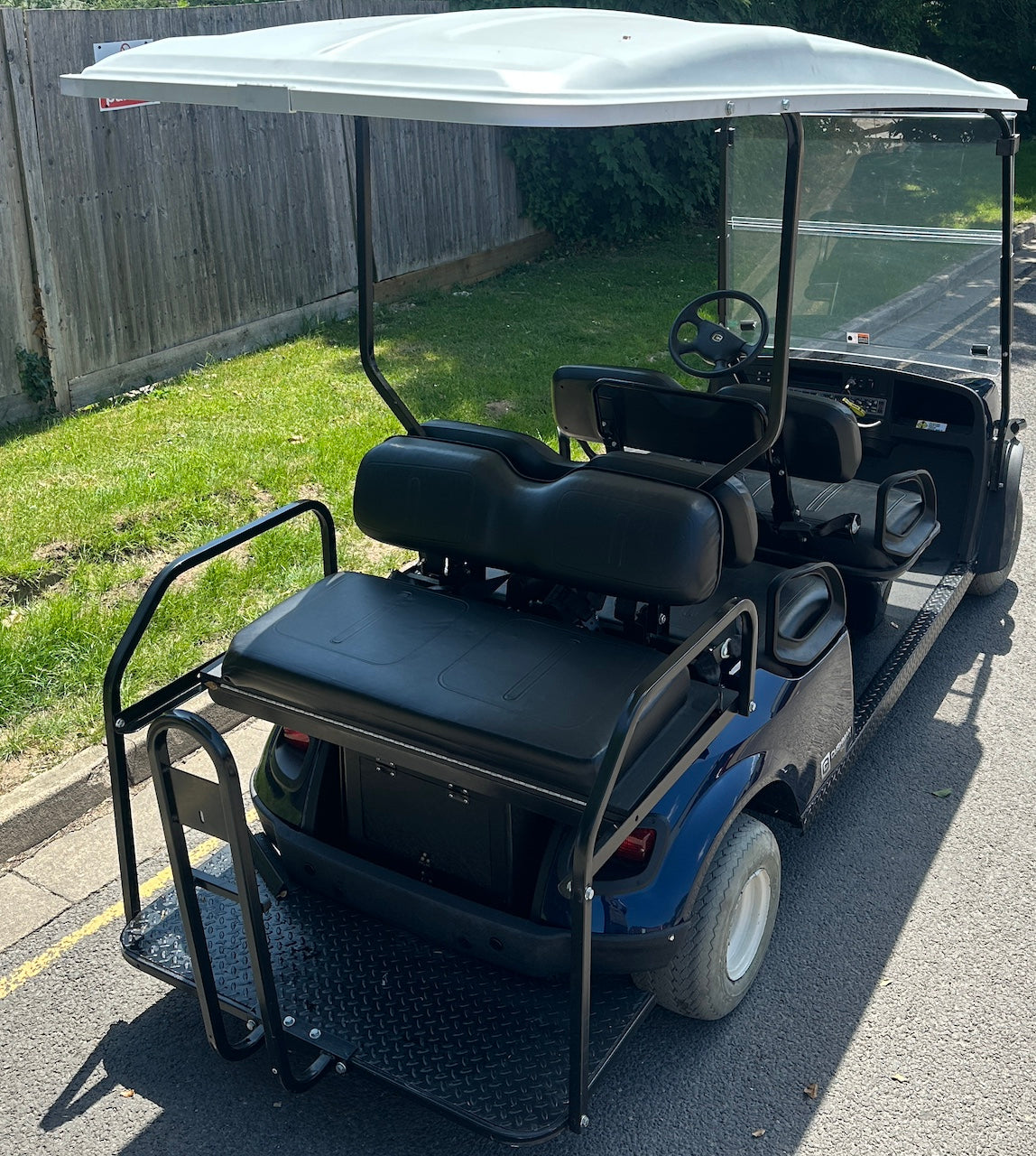 Cushman Shuttle 6 in Patriot Blue