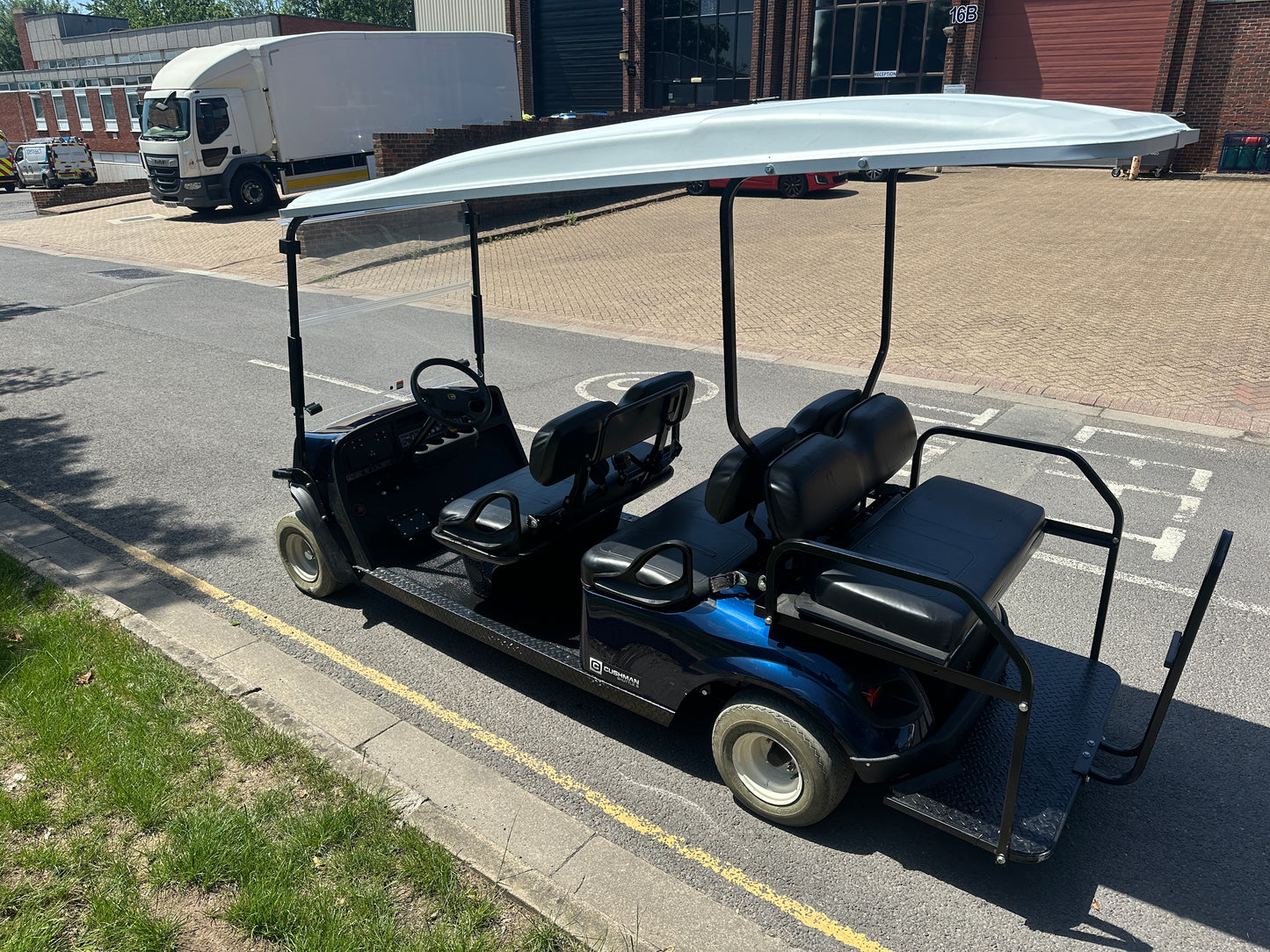 Cushman Shuttle 6 in Patriot Blue