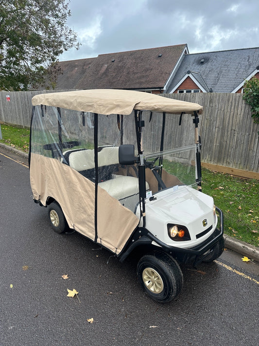 Used but in great condition Cushman Shuttle 2+2 in white 